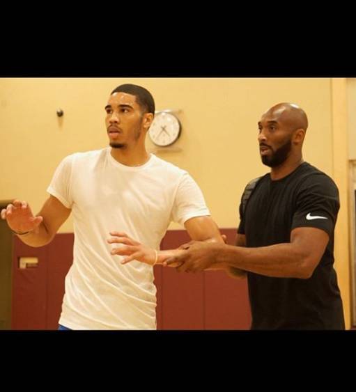 塔图姆：科比去世后有人试图诋毁他的职业生涯 这种行为是懦弱的