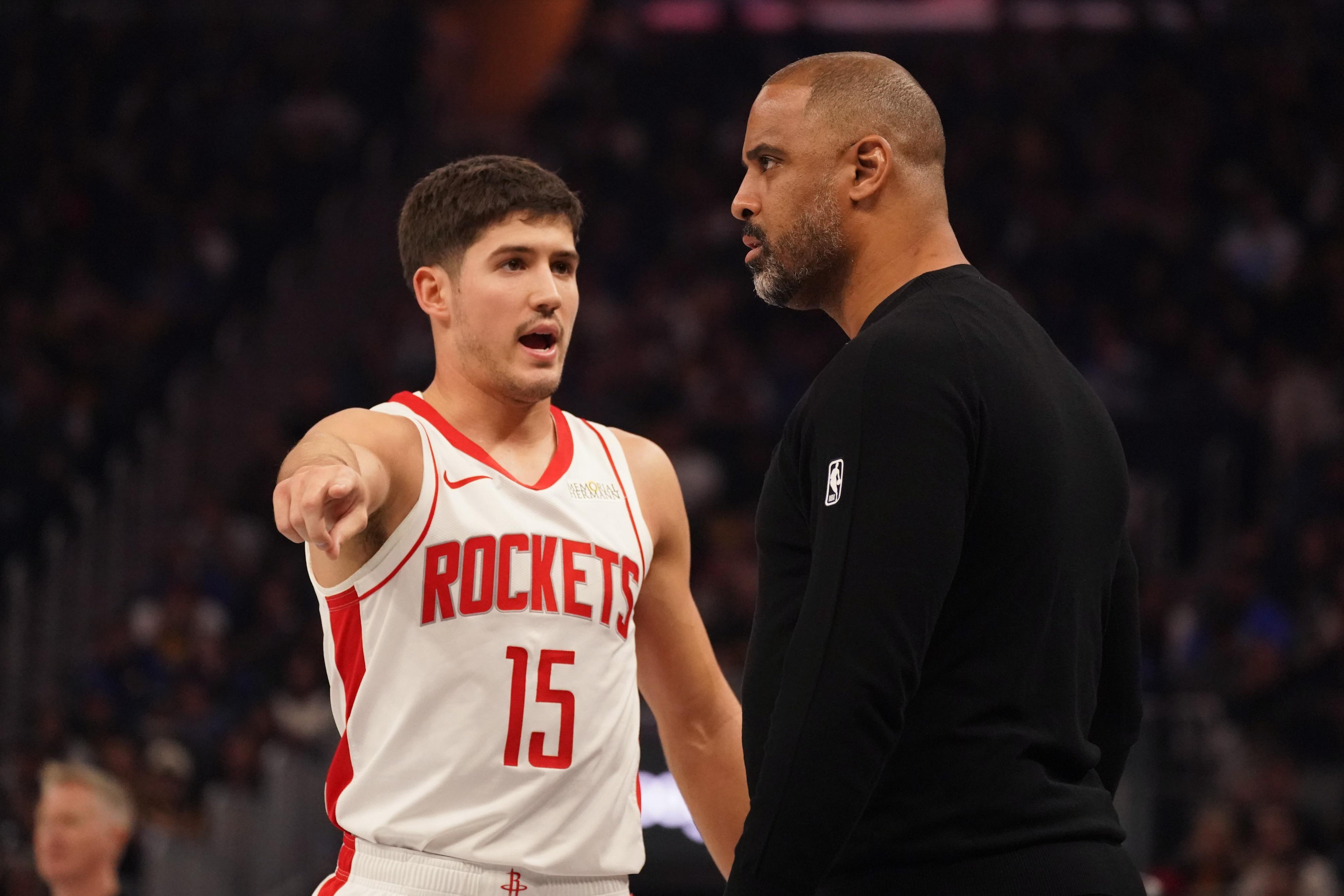 韦德体育网址-火箭队加时憾负,两人难辞其咎!乌度卡自废武功申京遭恩比德完爆